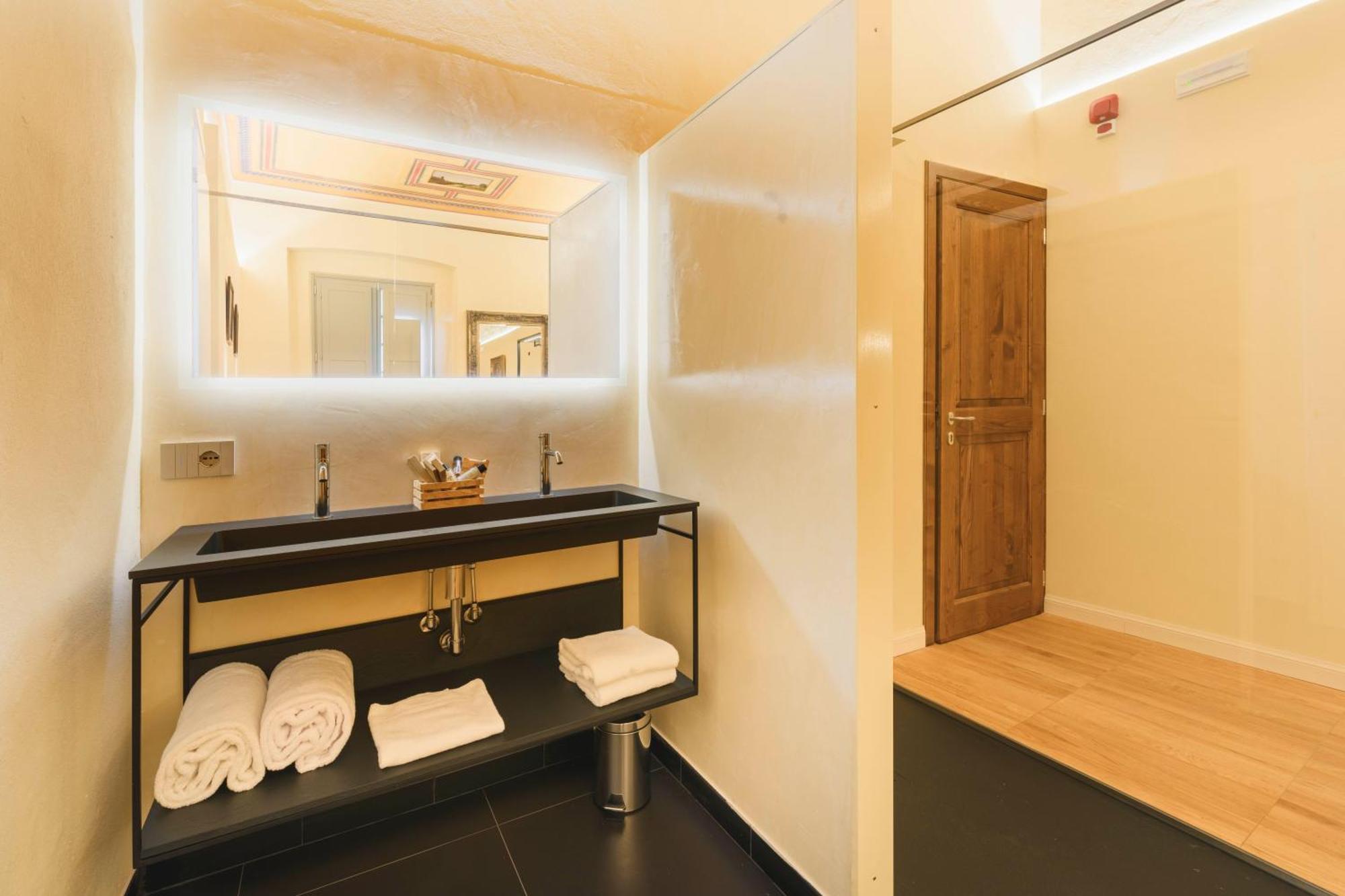 Palazzo Patrizi Suites & Spa Siena Exterior photo