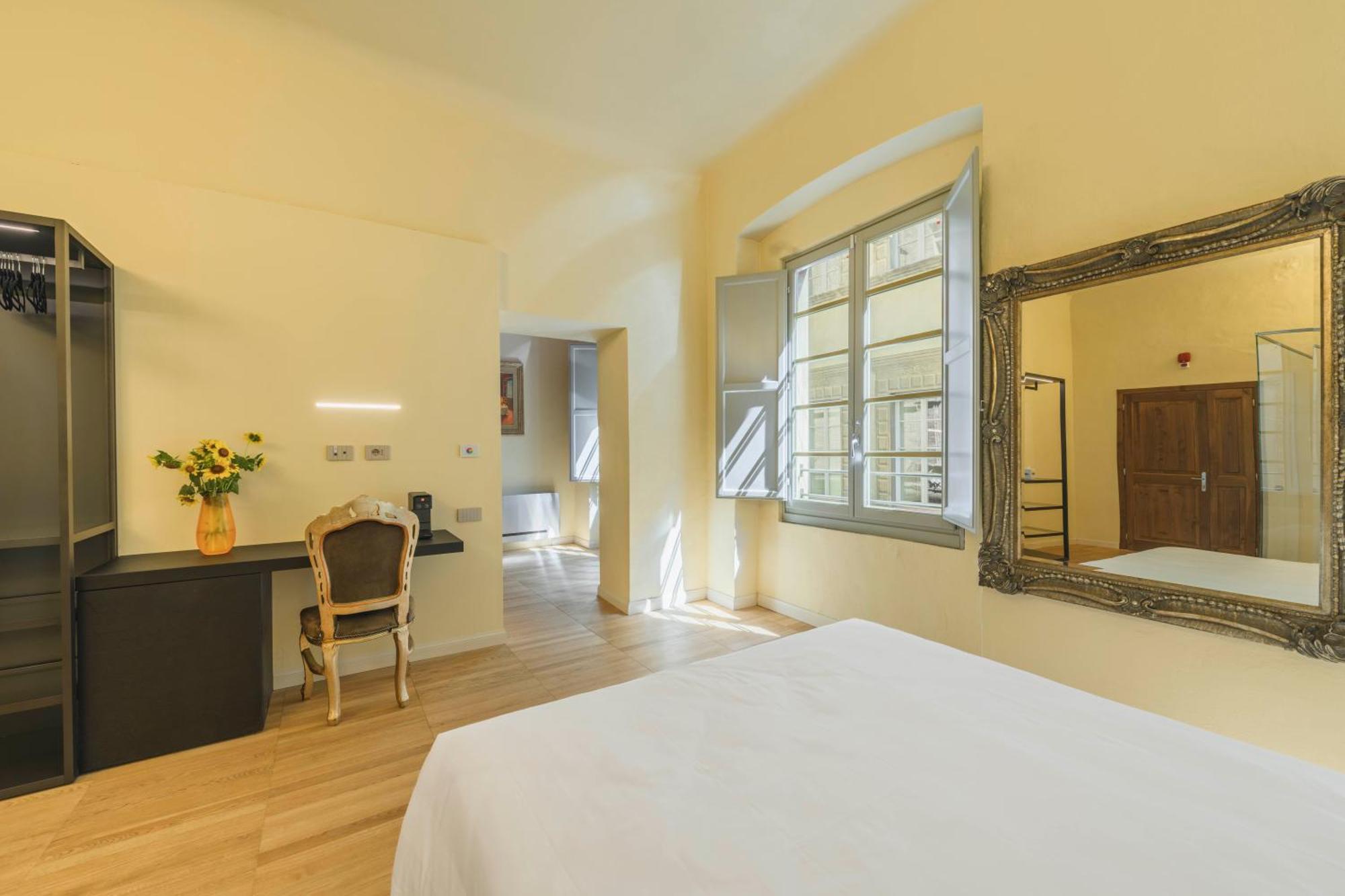 Palazzo Patrizi Suites & Spa Siena Exterior photo