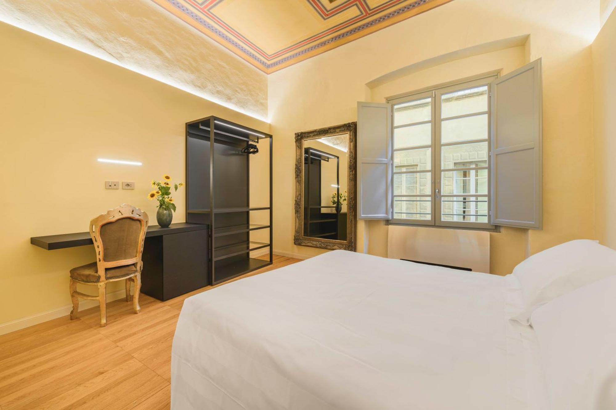 Palazzo Patrizi Suites & Spa Siena Exterior photo