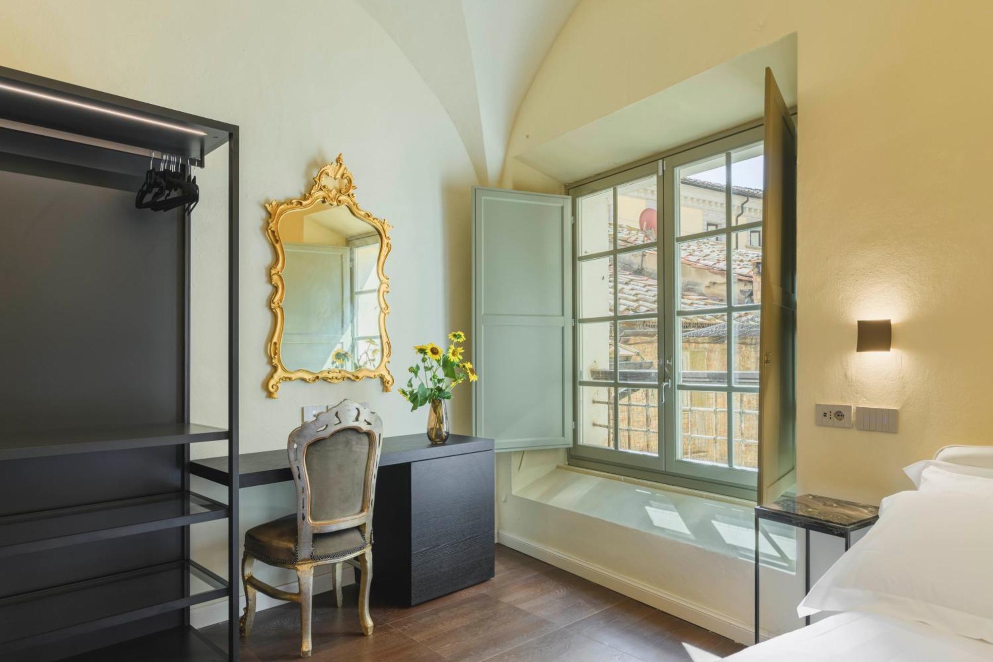 Palazzo Patrizi Suites & Spa Siena Exterior photo