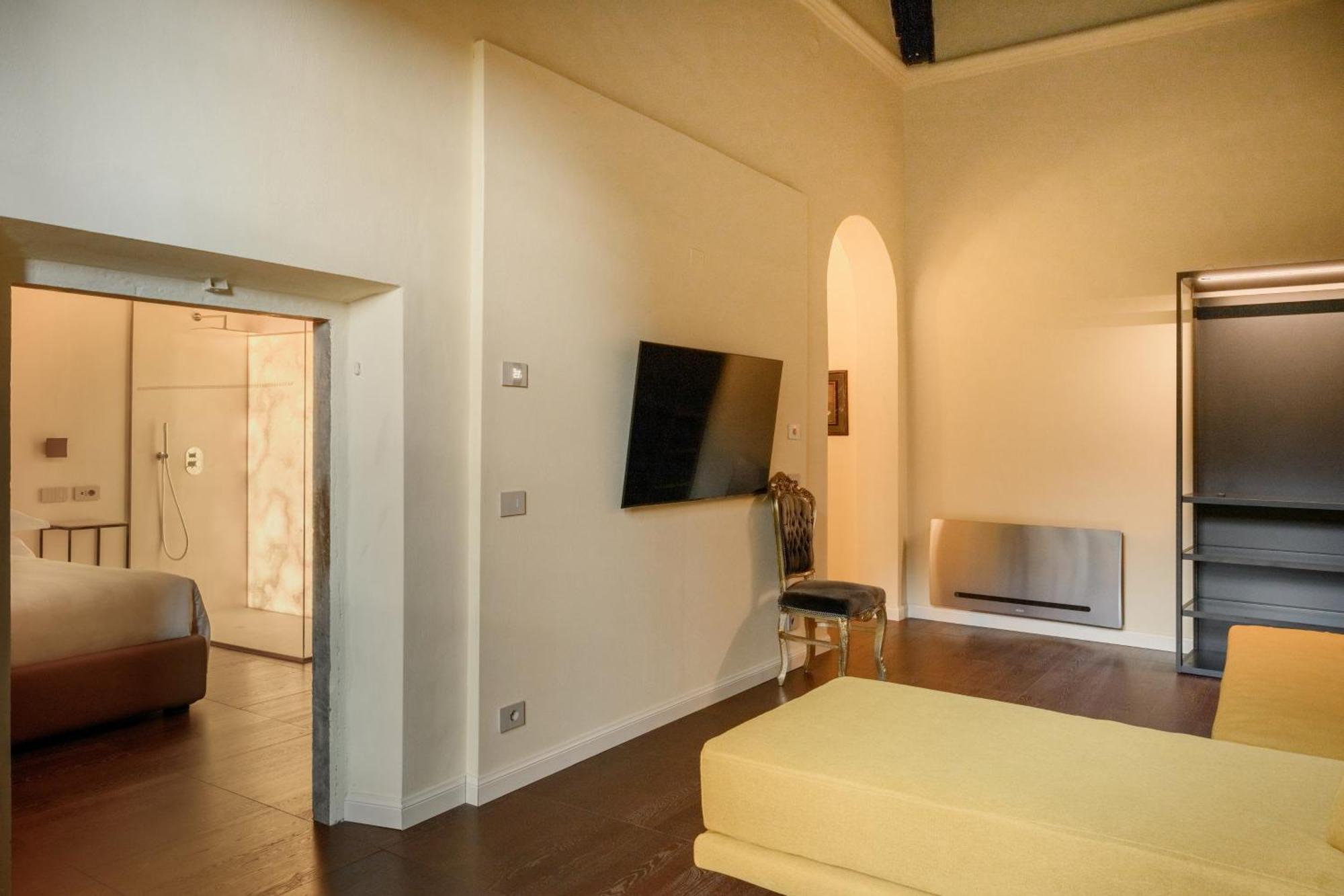 Palazzo Patrizi Suites & Spa Siena Exterior photo